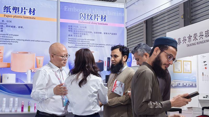 明日軟包裝亮相上海美博會(huì) 創(chuàng)新成果獲國際市場(chǎng)青睞