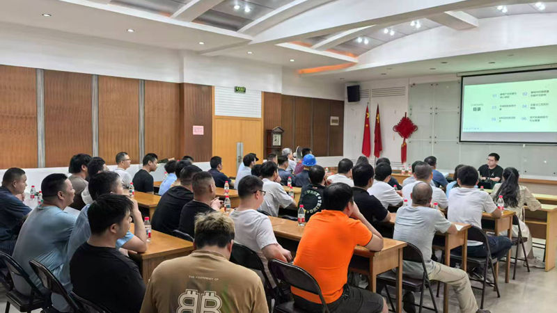 明日軟包裝開(kāi)展安全培訓(xùn)講座暨消防應(yīng)急演練活動(dòng)