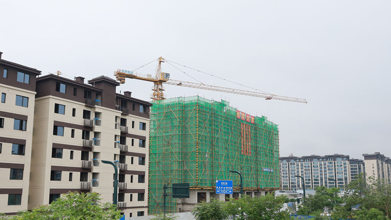 四川華都·云境悅府項目主體全部結(jié)頂